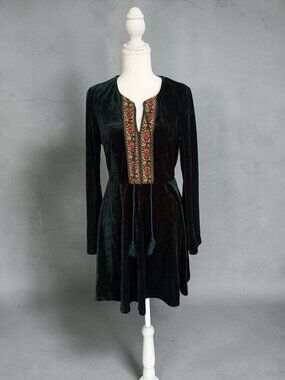 RUSTTYDUSTTY Green Velvet Long Sleeve Dress Size Small